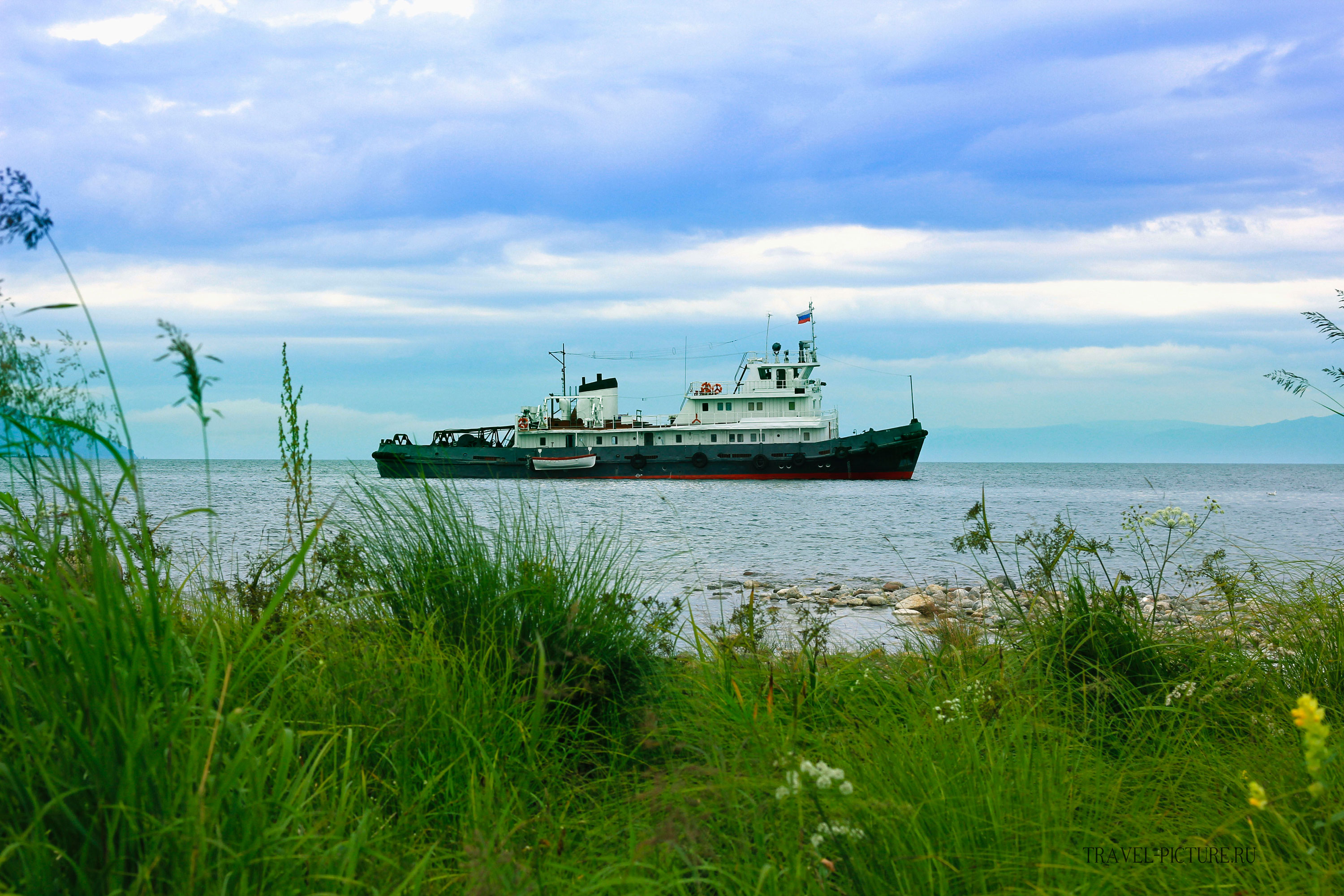Корабли на озере Байкал