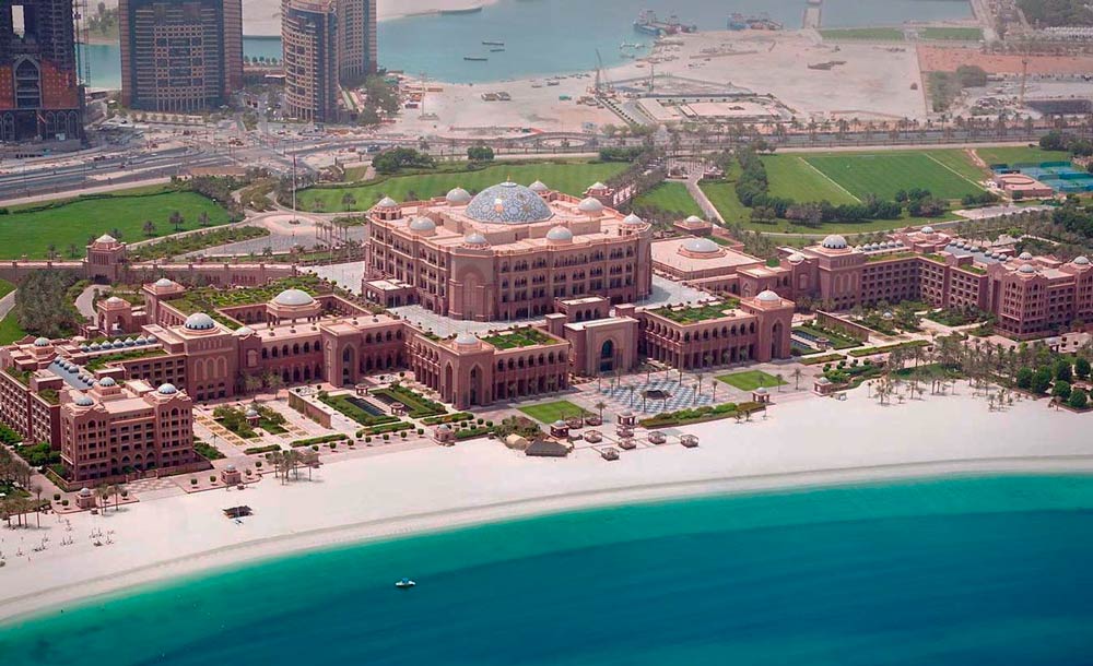 Отели в Абу-Даби у залива