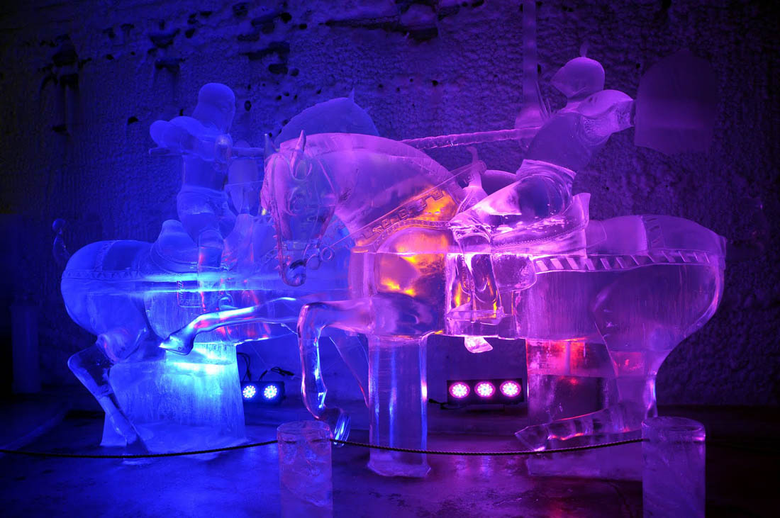 скульпутуры из льда