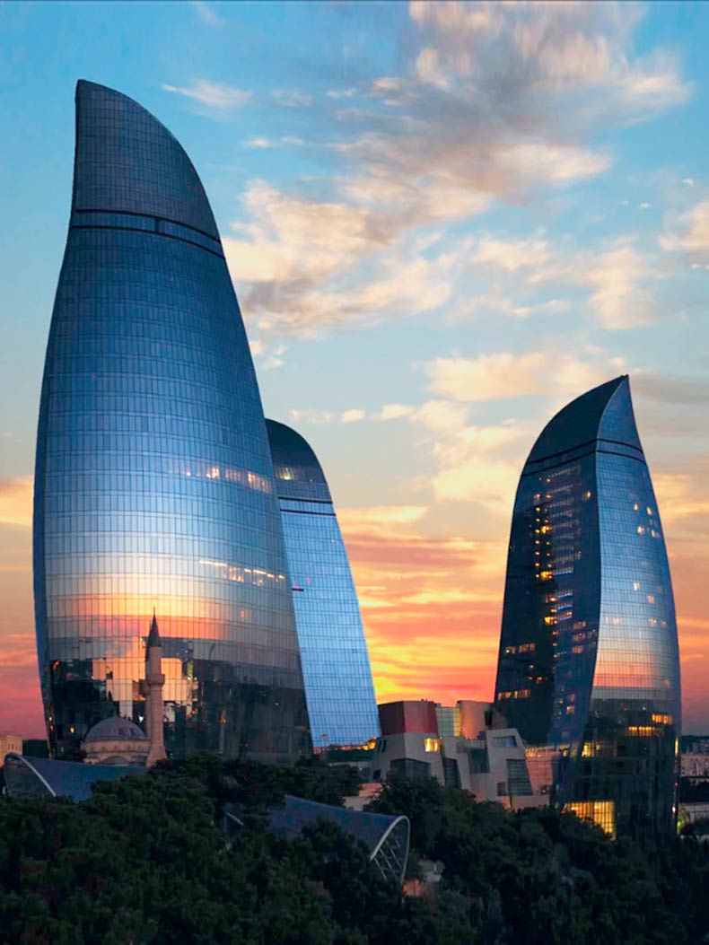 Высотные здания в Баку