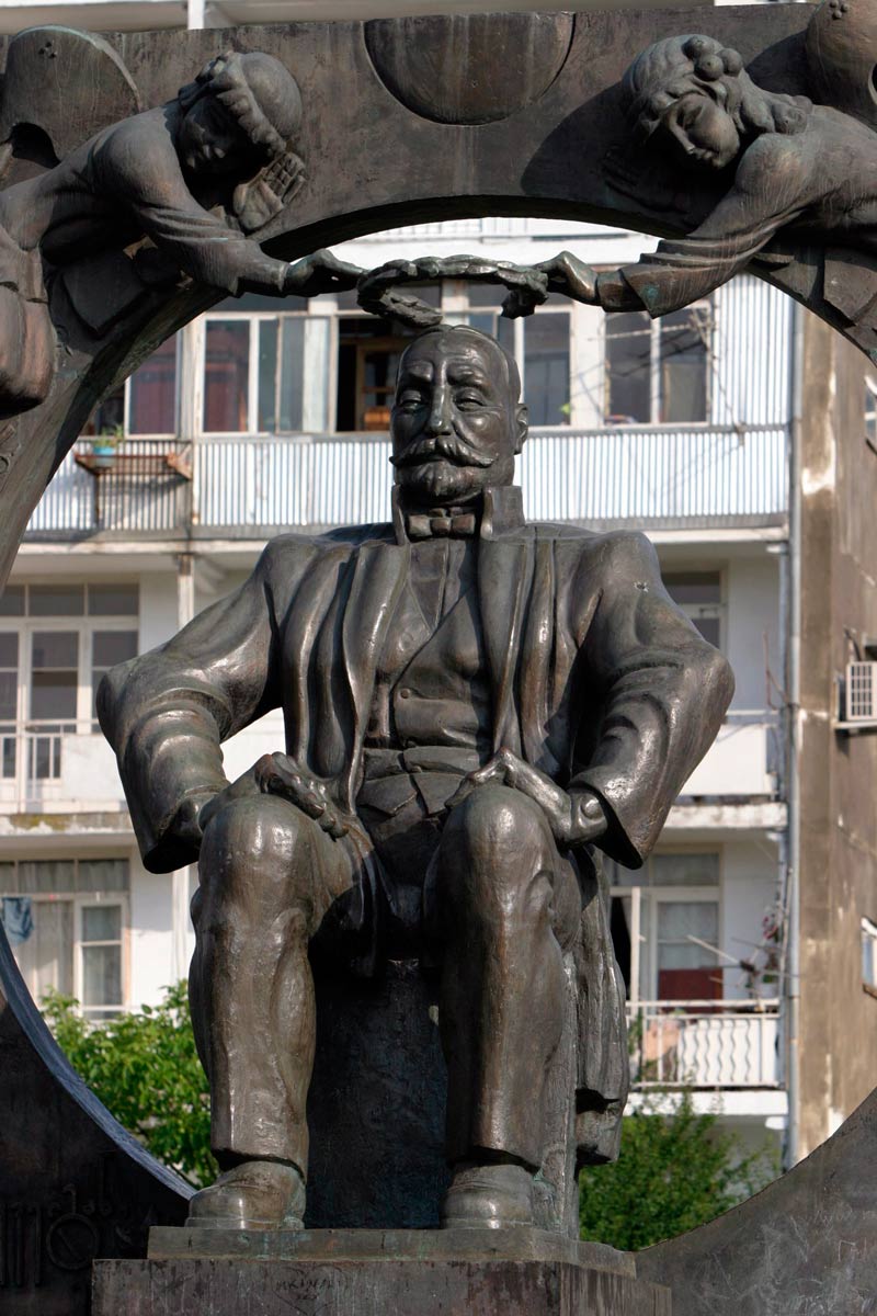 Памятник Ильи Чавчавадзе