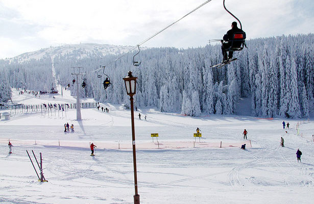 Горнолыжный курорт Копаоник в Сербии открывает сезон катания на горных лыжах