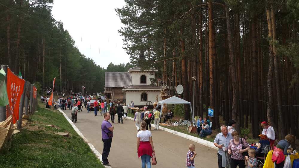 Конкурс деревянных скульптур Лукоморье прошел в селе Саватеевка