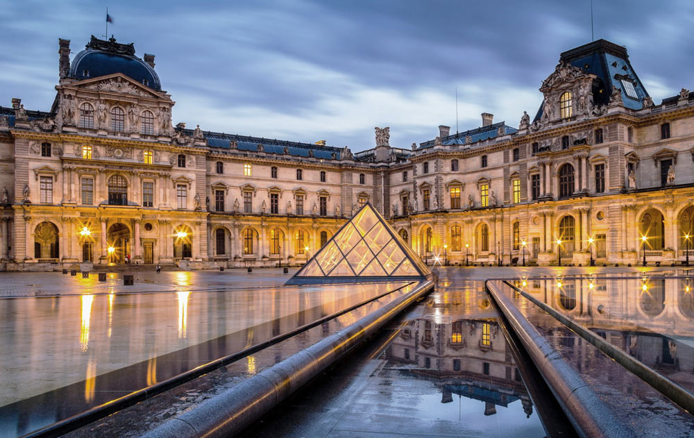 музей Лувр в Париже