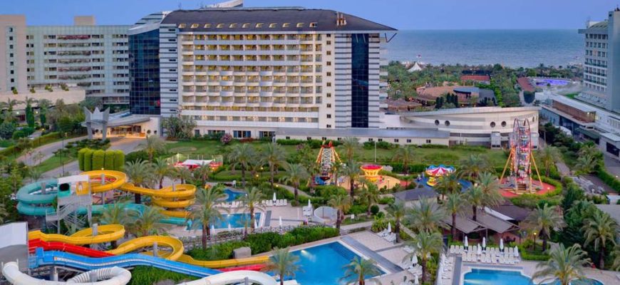 отель в Турции с большим бассейном и аквапарком