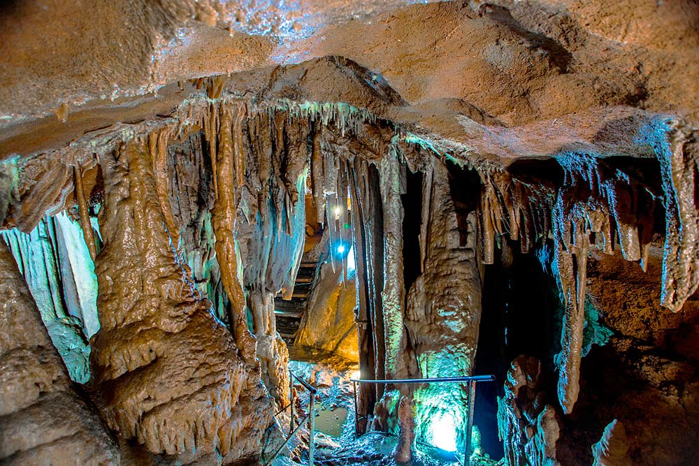 Пещера Трехглазка на горе Ай-Петри